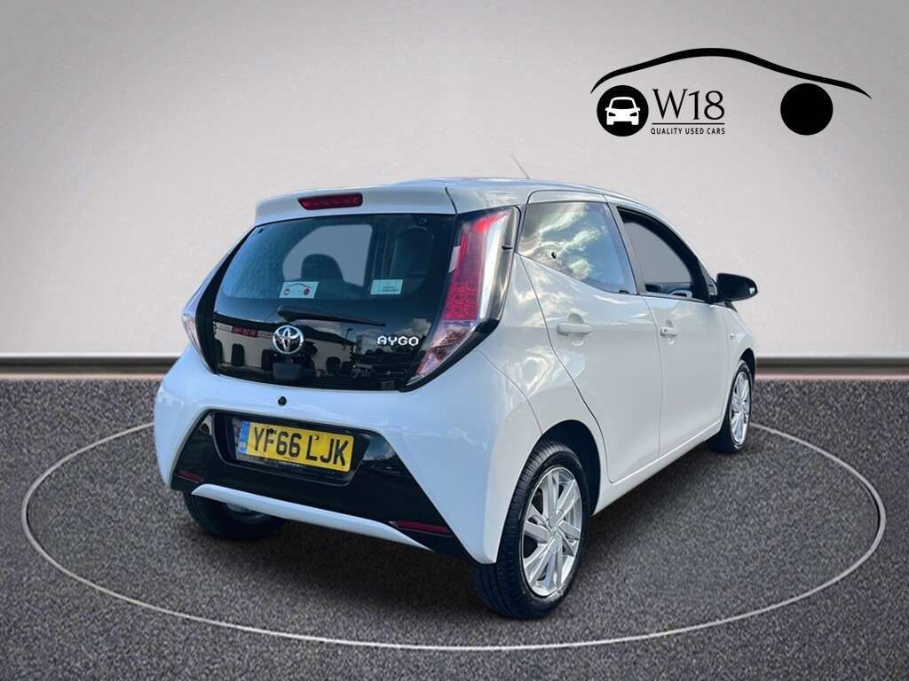 A 2016 TOYOTA AYGO 1.0 VVT-i x-pression Hatchback 5dr Petrol Manual Euro 6 (68 ps) A 2016 TOYOTA AYGO 1.0 VVT-i x-pression Hatchback 5dr Petrol Manual Euro 6 (68 ps)