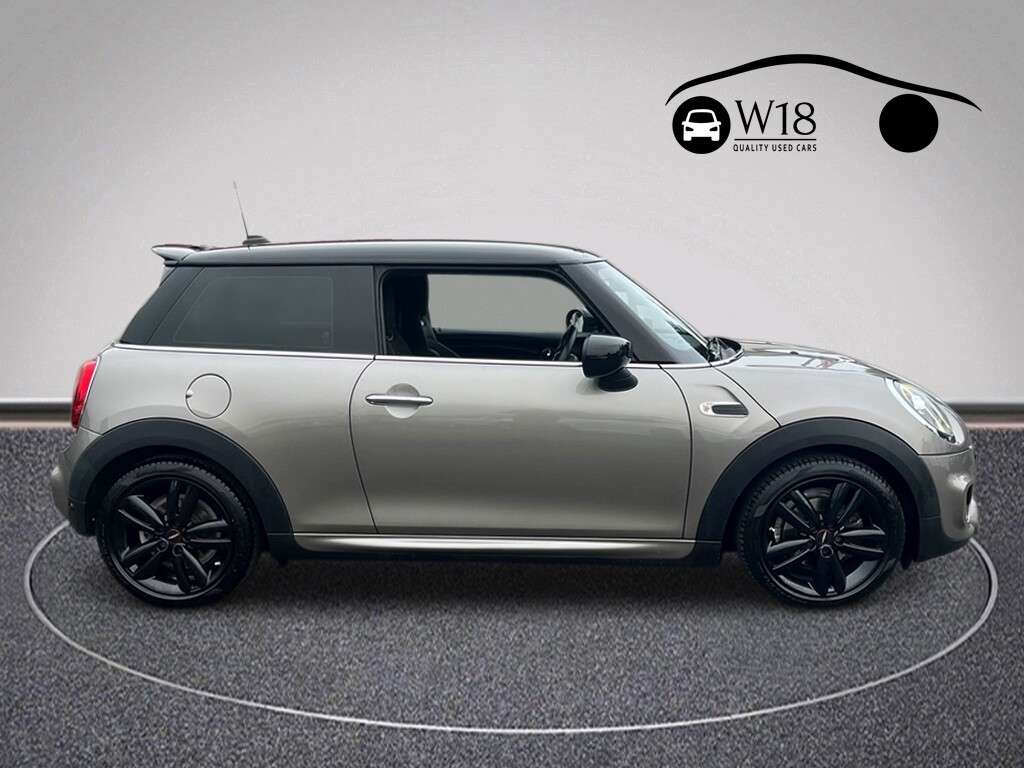 A 2020 MINI HATCH 1.5 Cooper Sport Hatchback 3dr Petrol Manual Euro 6 (s/s) (136 ps) A 2020 MINI HATCH 1.5 Cooper Sport Hatchback 3dr Petrol Manual Euro 6 (s/s) (136 ps)