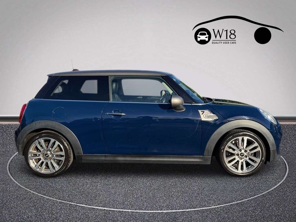 A 2017 MINI HATCH 1.5 Cooper Seven Hatchback 3dr Petrol Manual Euro 6 (s/s) (136 ps) A 2017 MINI HATCH 1.5 Cooper Seven Hatchback 3dr Petrol Manual Euro 6 (s/s) (136 ps)