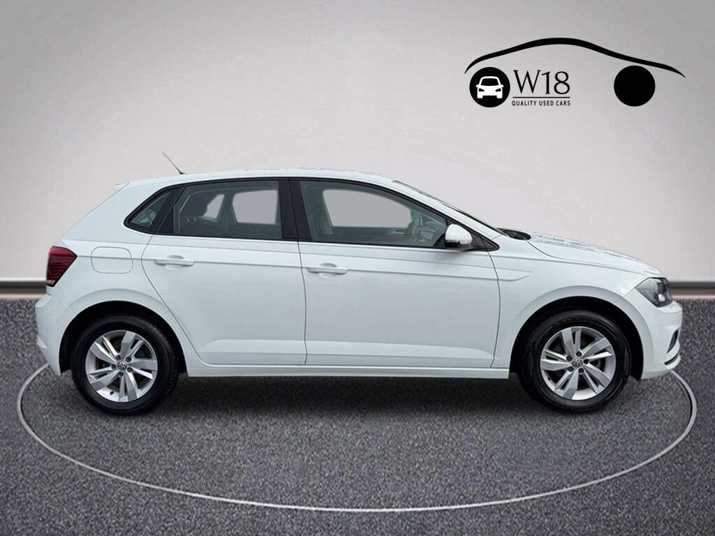 A 2018 VOLKSWAGEN POLO 1.0 TSI SE Hatchback 5dr Petrol Manual Euro 6 (s/s) (95 ps) A 2018 VOLKSWAGEN POLO 1.0 TSI SE Hatchback 5dr Petrol Manual Euro 6 (s/s) (95 ps)