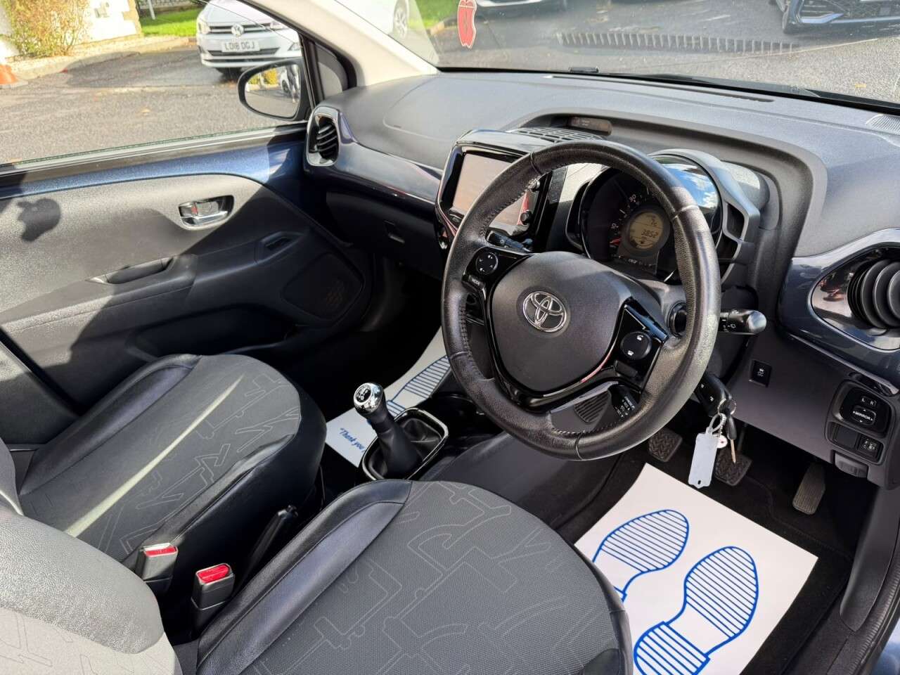 A 2015 TOYOTA AYGO 1.0 VVT-i x-pression x-wave 5dr Petrol Manual Euro 5 Euro 5 (68 ps) A 2015 TOYOTA AYGO 1.0 VVT-i x-pression x-wave 5dr Petrol Manual Euro 5 Euro 5 (68 ps)