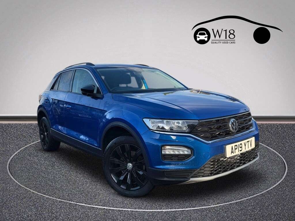 A 2019 VOLKSWAGEN T-ROC 1.6 TDI SE SUV 5dr Diesel Manual Euro 6 (s/s) (115 ps) A 2019 VOLKSWAGEN T-ROC 1.6 TDI SE SUV 5dr Diesel Manual Euro 6 (s/s) (115 ps)