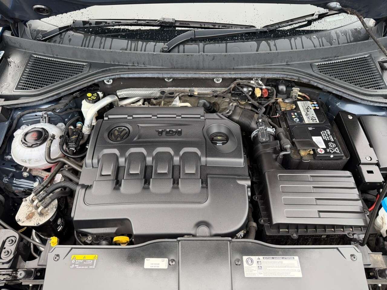 A 2019 VOLKSWAGEN T-ROC 1.6 TDI SE SUV 5dr Diesel Manual Euro 6 (s/s) (115 ps) A 2019 VOLKSWAGEN T-ROC 1.6 TDI SE SUV 5dr Diesel Manual Euro 6 (s/s) (115 ps)