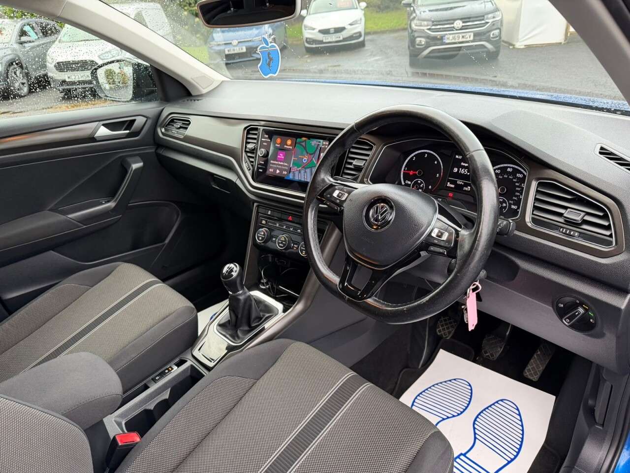 A 2019 VOLKSWAGEN T-ROC 1.6 TDI SE SUV 5dr Diesel Manual Euro 6 (s/s) (115 ps) A 2019 VOLKSWAGEN T-ROC 1.6 TDI SE SUV 5dr Diesel Manual Euro 6 (s/s) (115 ps)