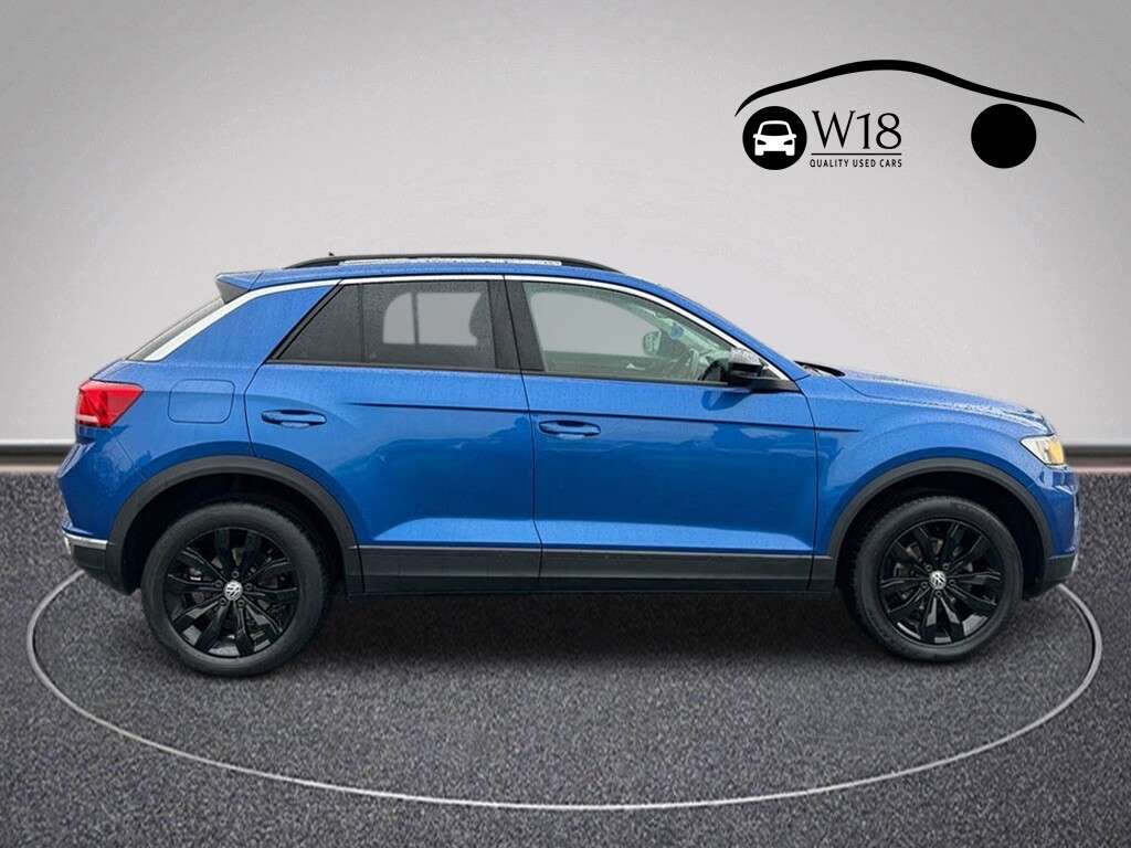 A 2019 VOLKSWAGEN T-ROC 1.6 TDI SE SUV 5dr Diesel Manual Euro 6 (s/s) (115 ps) A 2019 VOLKSWAGEN T-ROC 1.6 TDI SE SUV 5dr Diesel Manual Euro 6 (s/s) (115 ps)