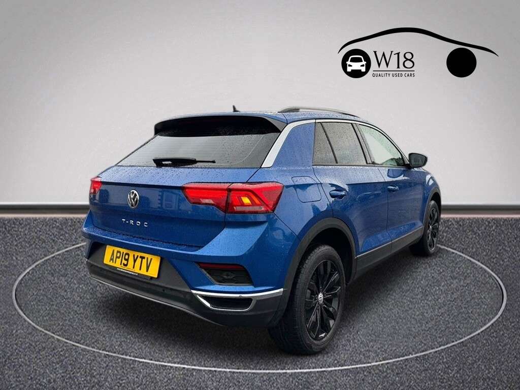 A 2019 VOLKSWAGEN T-ROC 1.6 TDI SE SUV 5dr Diesel Manual Euro 6 (s/s) (115 ps) A 2019 VOLKSWAGEN T-ROC 1.6 TDI SE SUV 5dr Diesel Manual Euro 6 (s/s) (115 ps)