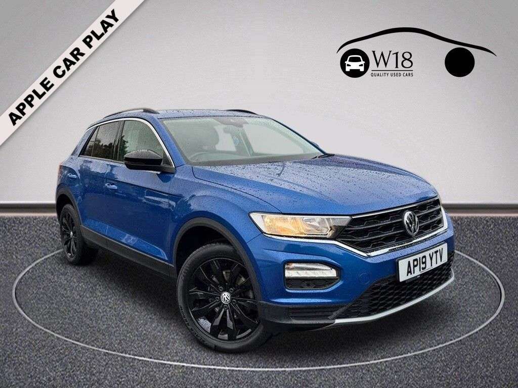 A 2019 VOLKSWAGEN T-ROC 1.6 TDI SE SUV 5dr Diesel Manual Euro 6 (s/s) (115 ps) A 2019 VOLKSWAGEN T-ROC 1.6 TDI SE SUV 5dr Diesel Manual Euro 6 (s/s) (115 ps)