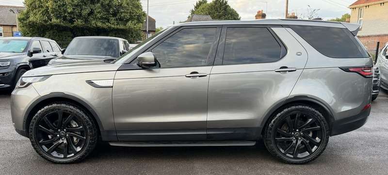 A 2019 LAND ROVER DISCOVERY 3.0 SD V6 HSE SUV 5dr Diesel Auto 4WD Euro 6 (s/s) (306 ps) A 2019 LAND ROVER DISCOVERY 3.0 SD V6 HSE SUV 5dr Diesel Auto 4WD Euro 6 (s/s) (306 ps)