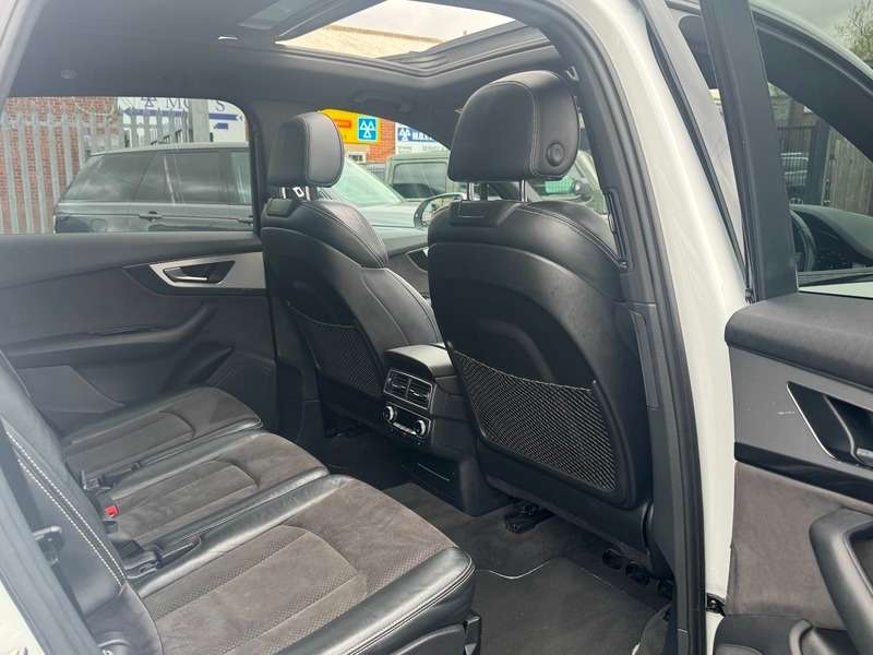 2016 AUDI Q7 2016 AUDI Q7