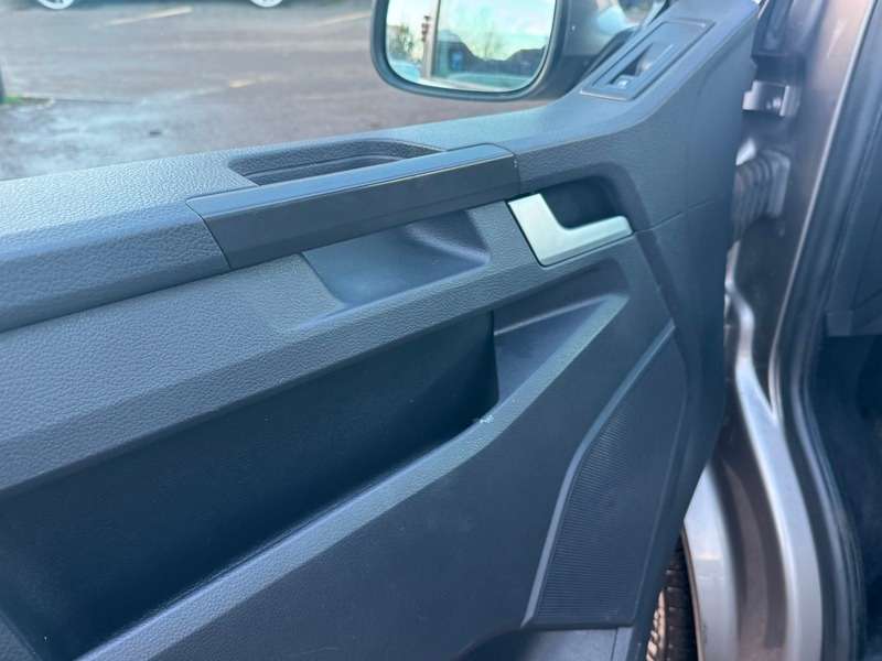 2017 VOLKSWAGEN TRANSPORTER SHUTTLE 2017 VOLKSWAGEN TRANSPORTER SHUTTLE