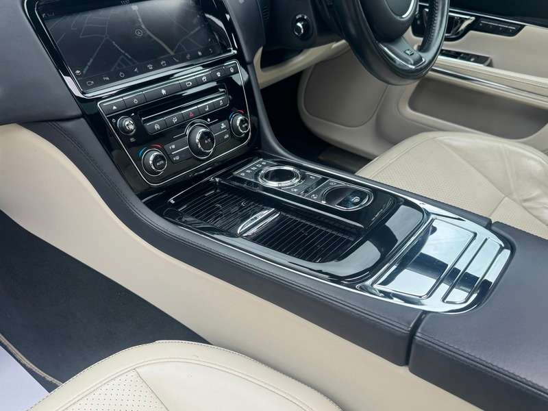 2018 JAGUAR XJ 2018 JAGUAR XJ
