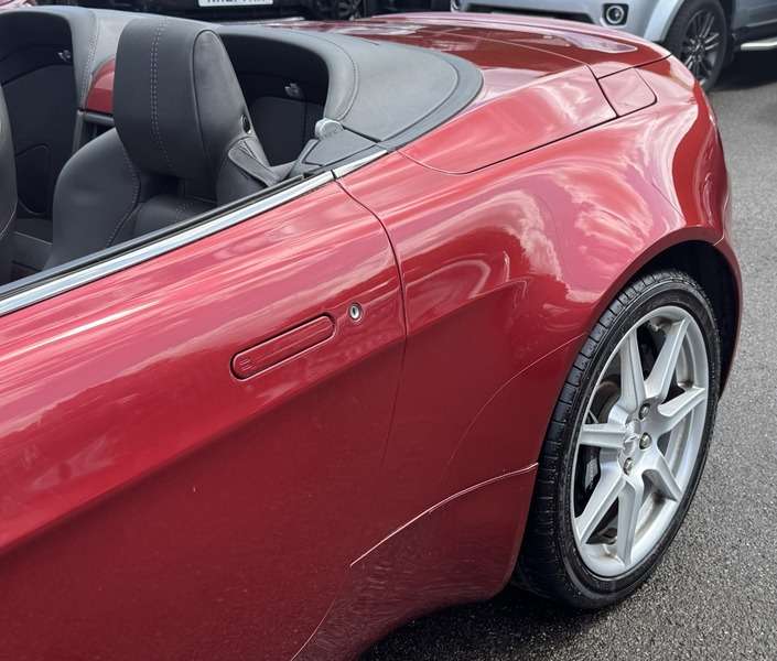 2006 ASTON MARTIN VANTAGE 2006 ASTON MARTIN VANTAGE