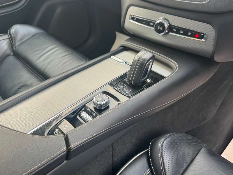 2021 VOLVO XC90 2021 VOLVO XC90