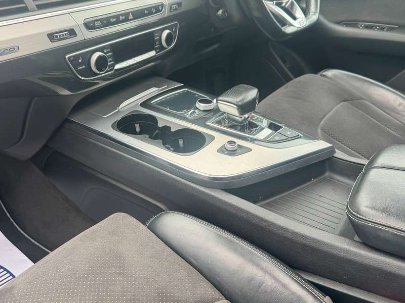 2016 AUDI Q7 2016 AUDI Q7