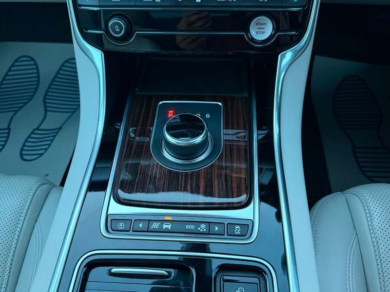 2018 JAGUAR XF 2018 JAGUAR XF