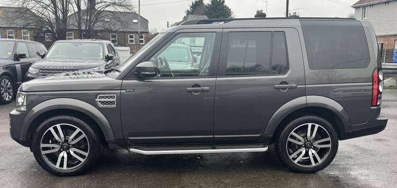 A 2016 LAND ROVER DISCOVERY 3.0 SD V6 HSE Luxury SUV 5dr Diesel Auto 4WD Euro 6 (s/s) (256 bhp) A 2016 LAND ROVER DISCOVERY 3.0 SD V6 HSE Luxury SUV 5dr Diesel Auto 4WD Euro 6 (s/s) (256 bhp)