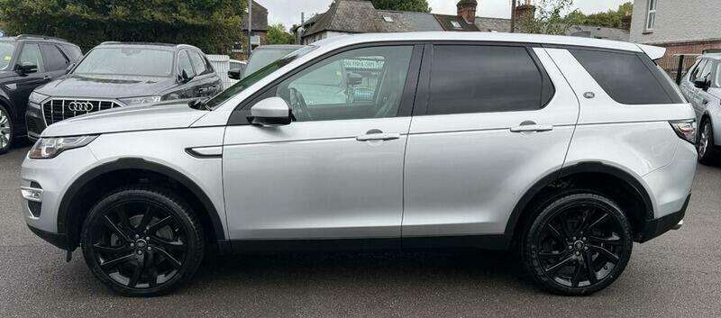 A 2019 LAND ROVER DISCOVERY SPORT 2.0 Si4 HSE Luxury SUV 5dr Petrol Auto 4WD Euro 6 (s/s) (240 ps) A 2019 LAND ROVER DISCOVERY SPORT 2.0 Si4 HSE Luxury SUV 5dr Petrol Auto 4WD Euro 6 (s/s) (240 ps)