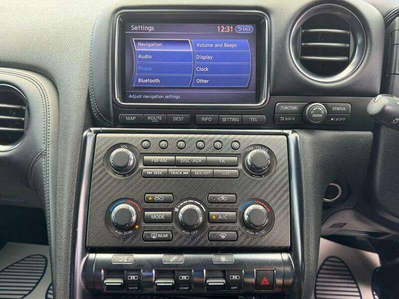 2011 NISSAN GT-R 2011 NISSAN GT-R