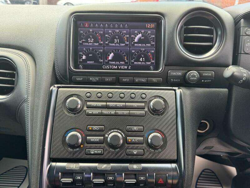 2011 NISSAN GT-R 2011 NISSAN GT-R