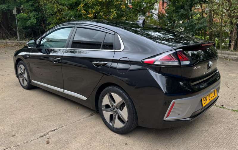 A 2021 HYUNDAI IONIQ 1.6 h-GDi Premium SE Hatchback 5dr Petrol Hybrid DCT Euro 6 (s/s) (141 ps) A 2021 HYUNDAI IONIQ 1.6 h-GDi Premium SE Hatchback 5dr Petrol Hybrid DCT Euro 6 (s/s) (141 ps)