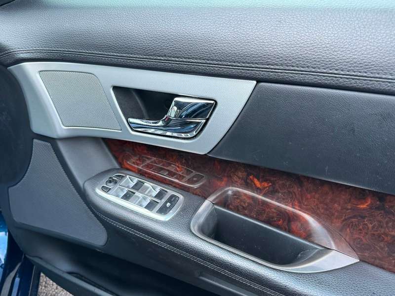 2013 JAGUAR XF 2013 JAGUAR XF