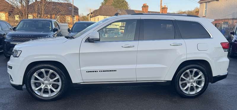 A 2019 JEEP GRAND CHEROKEE 3.0 V6 MultiJetII Summit SUV 5dr Diesel Auto 4WD Euro 6 (s/s) (250 ps) A 2019 JEEP GRAND CHEROKEE 3.0 V6 MultiJetII Summit SUV 5dr Diesel Auto 4WD Euro 6 (s/s) (250 ps)