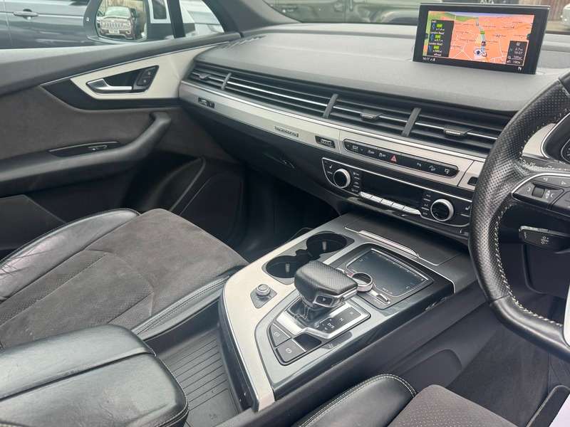 2016 AUDI Q7 2016 AUDI Q7