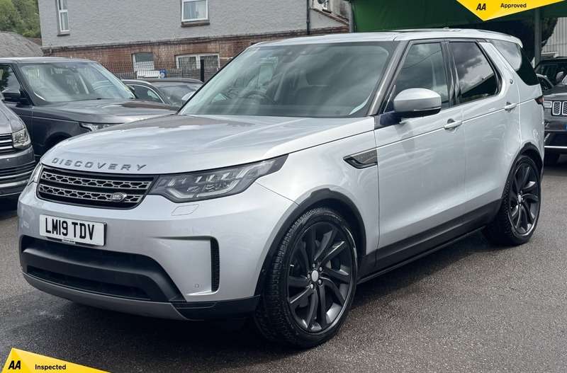 A 2019 LAND ROVER DISCOVERY 3.0 SD V6 Anniversary Edition SUV 5dr Diesel Auto 4WD Euro 6 (s/s) (306 ps) A 2019 LAND ROVER DISCOVERY 3.0 SD V6 Anniversary Edition SUV 5dr Diesel Auto 4WD Euro 6 (s/s) (306 ps)