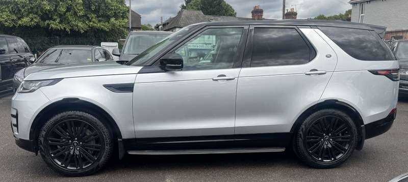 A 2020 LAND ROVER DISCOVERY 3.0 SD V6 Landmark Edition SUV 5dr Diesel Auto 4WD Euro 6 (s/s) (306 ps) A 2020 LAND ROVER DISCOVERY 3.0 SD V6 Landmark Edition SUV 5dr Diesel Auto 4WD Euro 6 (s/s) (306 ps)