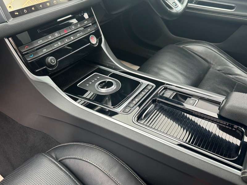 2017 JAGUAR XF 2017 JAGUAR XF