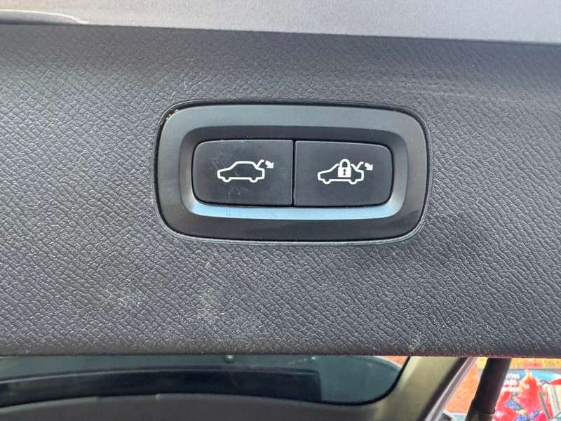 2017 VOLVO XC90 2017 VOLVO XC90