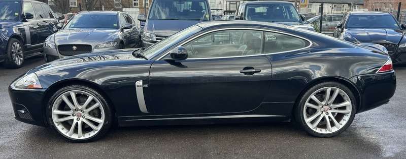 A 2009 JAGUAR XKR 4.2 V8 Coupe 2dr Petrol Auto Euro 4 (420 ps) A 2009 JAGUAR XKR 4.2 V8 Coupe 2dr Petrol Auto Euro 4 (420 ps)