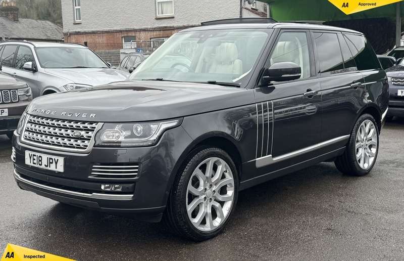 A 2018 LAND ROVER RANGE ROVER 4.4 SD V8 Autobiography SUV 5dr Diesel Auto 4WD Euro 6 (s/s) (339 ps) A 2018 LAND ROVER RANGE ROVER 4.4 SD V8 Autobiography SUV 5dr Diesel Auto 4WD Euro 6 (s/s) (339 ps)