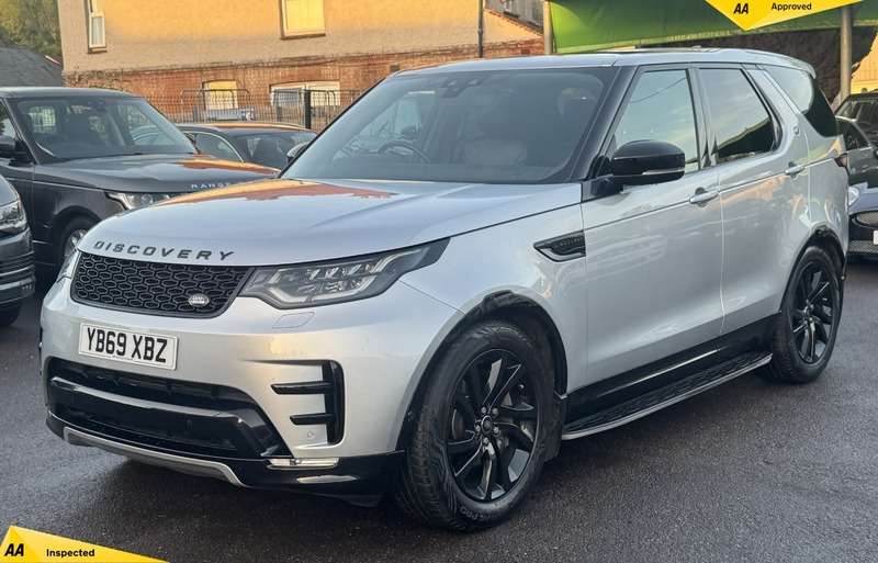 A 2019 LAND ROVER DISCOVERY 3.0 SD V6 Landmark Edition SUV 5dr Diesel Auto 4WD Euro 6 (s/s) (306 ps) A 2019 LAND ROVER DISCOVERY 3.0 SD V6 Landmark Edition SUV 5dr Diesel Auto 4WD Euro 6 (s/s) (306 ps)