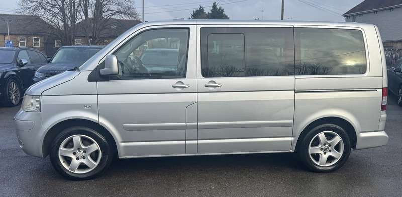 A 2007 VOLKSWAGEN CARAVELLE 2.5 TDI Pure Drive Executive MPV 5dr Diesel Tiptronic Euro 4 (174 ps) A 2007 VOLKSWAGEN CARAVELLE 2.5 TDI Pure Drive Executive MPV 5dr Diesel Tiptronic Euro 4 (174 ps)
