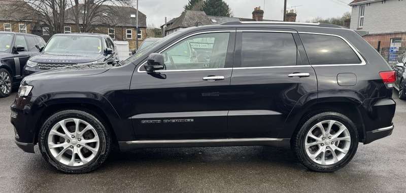 A 2019 JEEP GRAND CHEROKEE 3.0 V6 MultiJetII Summit SUV 5dr Diesel Auto 4WD Euro 6 (s/s) (250 ps) A 2019 JEEP GRAND CHEROKEE 3.0 V6 MultiJetII Summit SUV 5dr Diesel Auto 4WD Euro 6 (s/s) (250 ps)