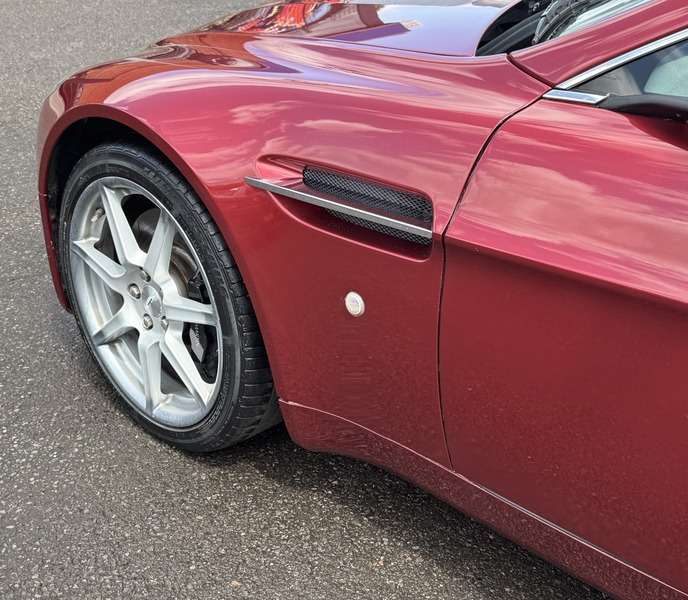 2006 ASTON MARTIN VANTAGE 2006 ASTON MARTIN VANTAGE