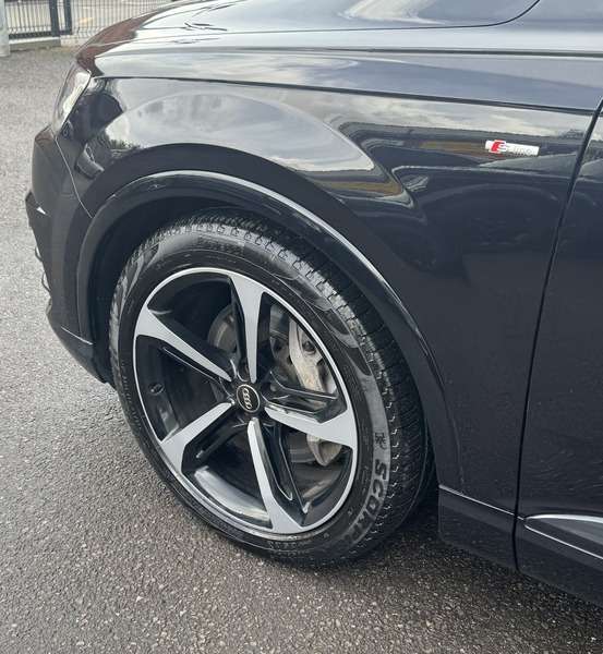 2018 AUDI Q7 2018 AUDI Q7