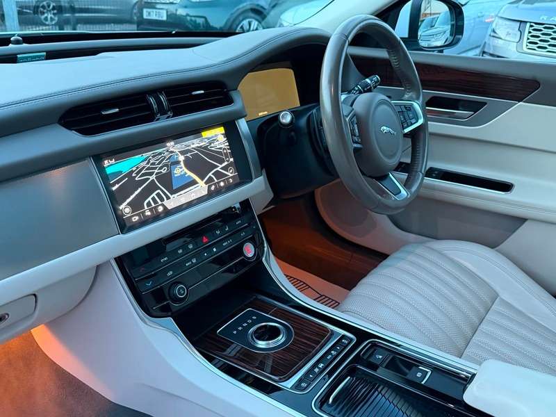 2018 JAGUAR XF 2018 JAGUAR XF