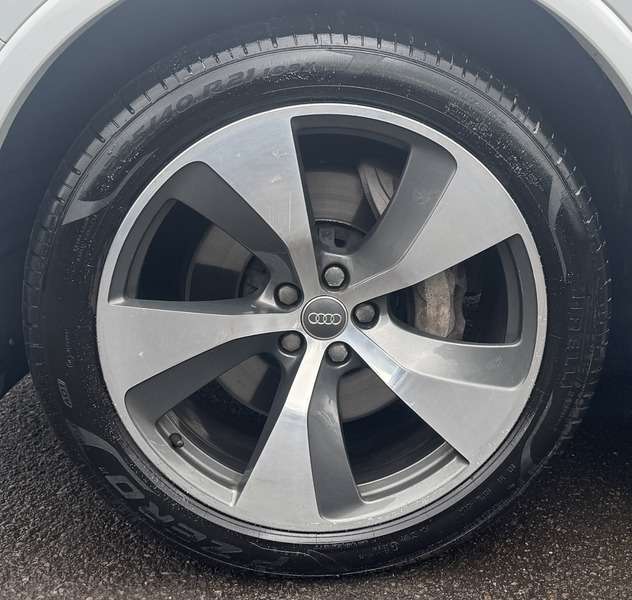 2016 AUDI Q7 2016 AUDI Q7