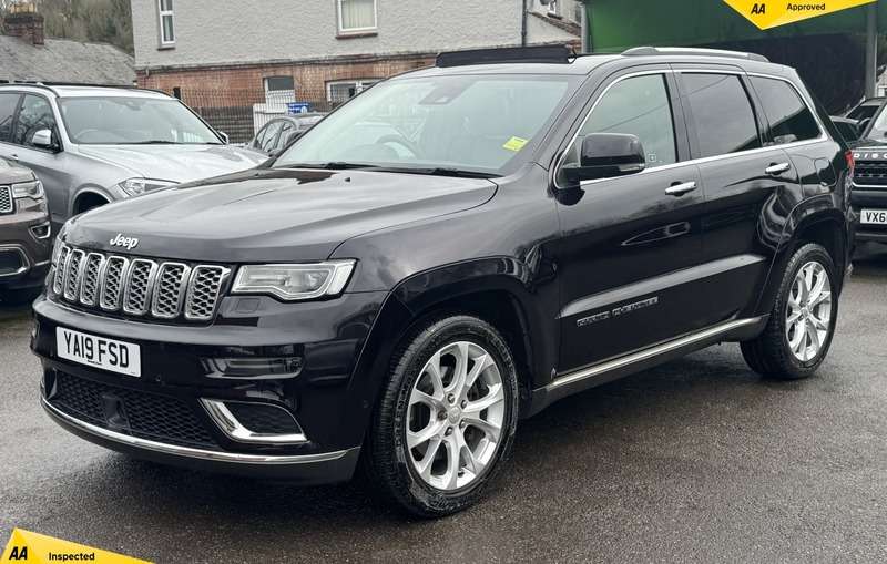 A 2019 JEEP GRAND CHEROKEE 3.0 V6 MultiJetII Summit SUV 5dr Diesel Auto 4WD Euro 6 (s/s) (250 ps) A 2019 JEEP GRAND CHEROKEE 3.0 V6 MultiJetII Summit SUV 5dr Diesel Auto 4WD Euro 6 (s/s) (250 ps)