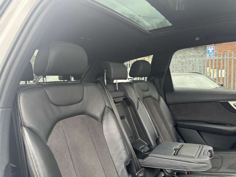 2016 AUDI Q7 2016 AUDI Q7