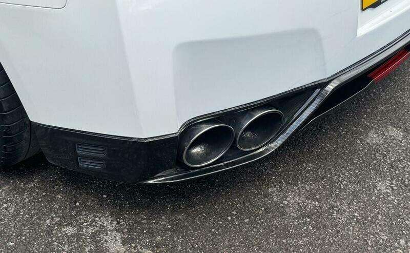 2011 NISSAN GT-R 2011 NISSAN GT-R