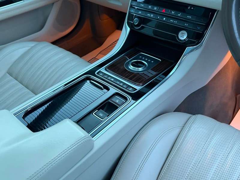 2018 JAGUAR XF 2018 JAGUAR XF