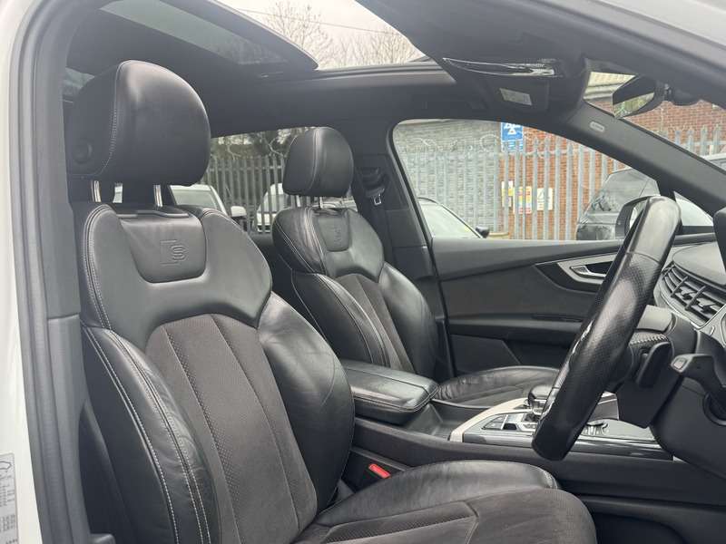 2016 AUDI Q7 2016 AUDI Q7