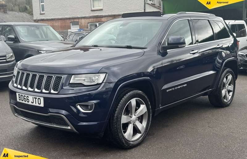 A 2016 JEEP GRAND CHEROKEE 3.0 V6 CRD Overland SUV 5dr Diesel Auto 4WD Euro 6 (247 bhp) A 2016 JEEP GRAND CHEROKEE 3.0 V6 CRD Overland SUV 5dr Diesel Auto 4WD Euro 6 (247 bhp)