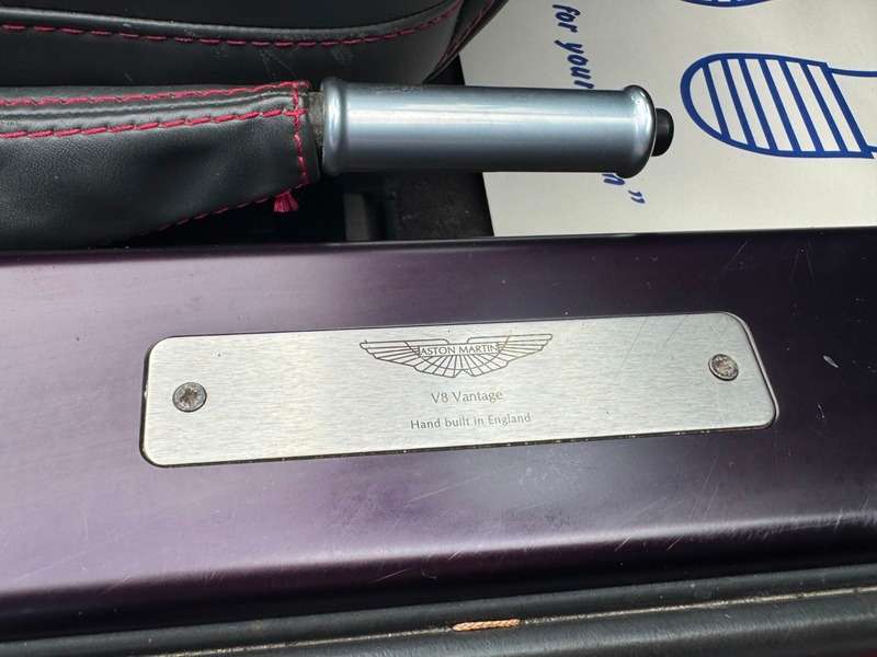 2006 ASTON MARTIN VANTAGE 2006 ASTON MARTIN VANTAGE