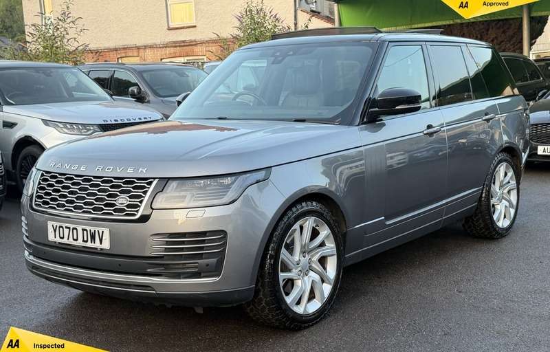A 2021 LAND ROVER RANGE ROVER 3.0 SD V6 Vogue SUV 5dr Diesel Auto 4WD Euro 6 (s/s) (275 ps) A 2021 LAND ROVER RANGE ROVER 3.0 SD V6 Vogue SUV 5dr Diesel Auto 4WD Euro 6 (s/s) (275 ps)