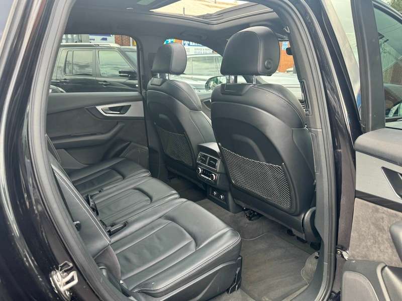 2018 AUDI Q7 2018 AUDI Q7