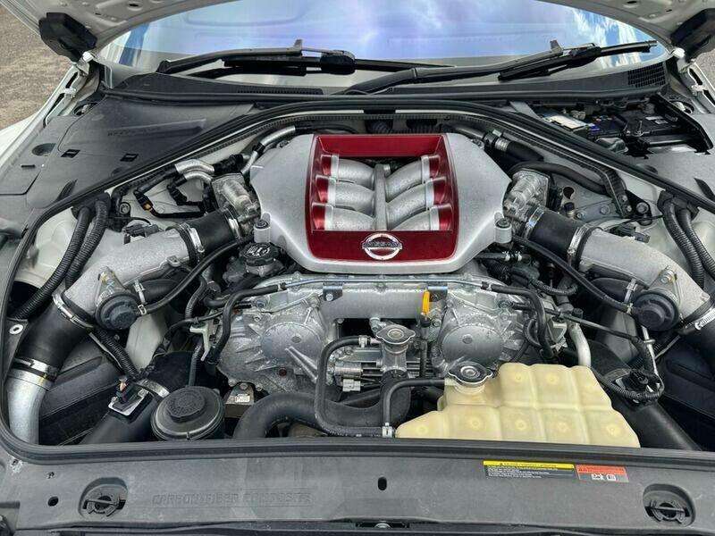 2011 NISSAN GT-R 2011 NISSAN GT-R